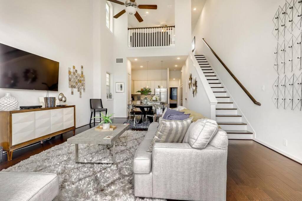 Gorgeous 4 Bed Home On St Mary'S - Minutes To Riverwalk/Pearl Сан Антонио Екстериор снимка