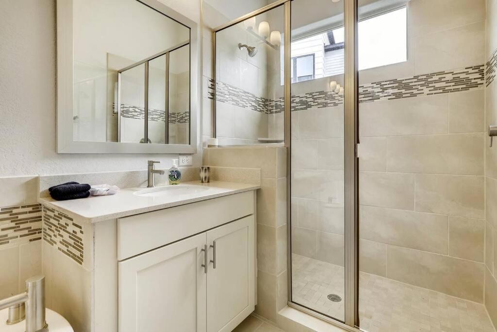 Gorgeous 4 Bed Home On St Mary'S - Minutes To Riverwalk/Pearl Сан Антонио Екстериор снимка