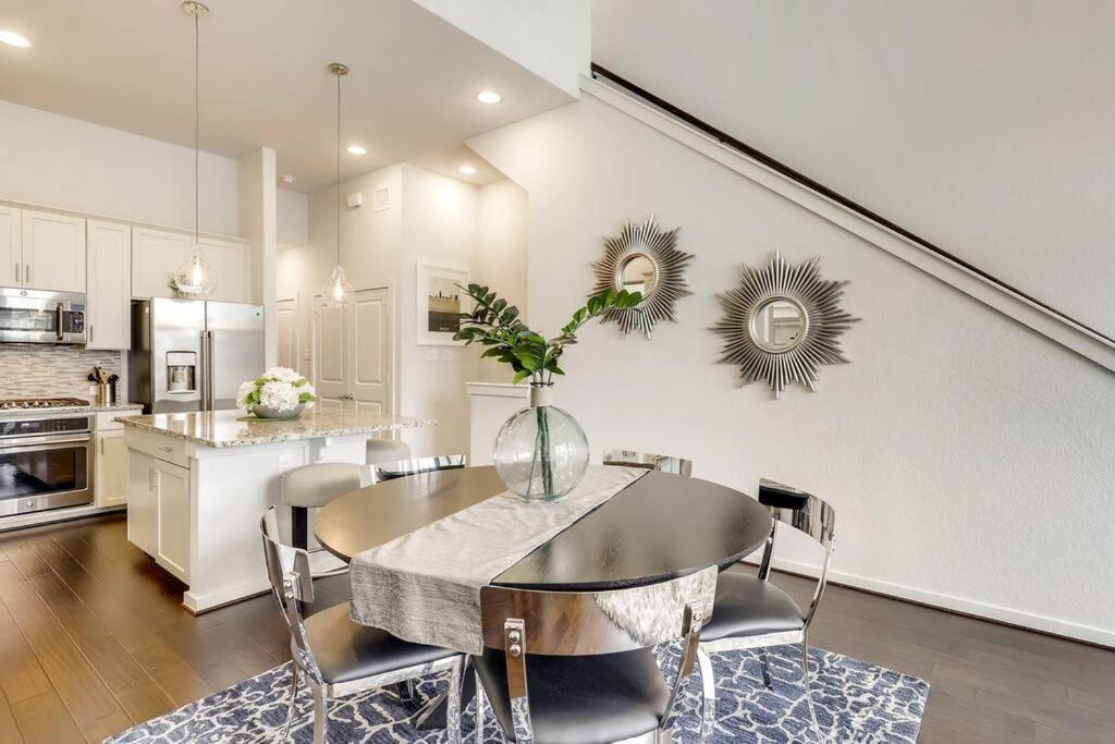 Gorgeous 4 Bed Home On St Mary'S - Minutes To Riverwalk/Pearl Сан Антонио Екстериор снимка