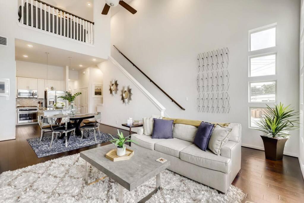 Gorgeous 4 Bed Home On St Mary'S - Minutes To Riverwalk/Pearl Сан Антонио Екстериор снимка