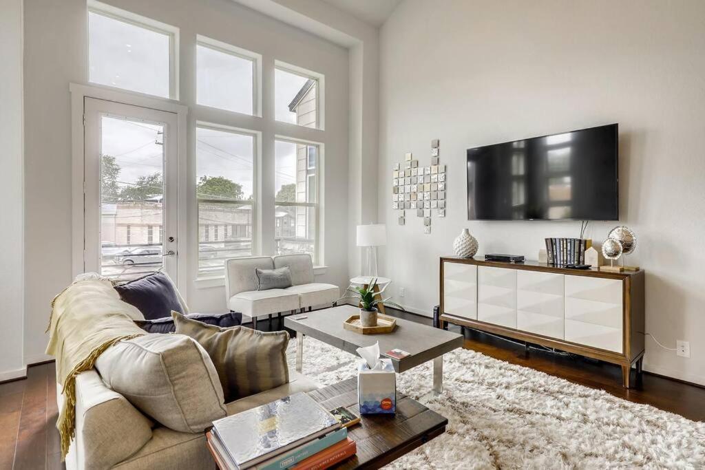 Gorgeous 4 Bed Home On St Mary'S - Minutes To Riverwalk/Pearl Сан Антонио Екстериор снимка