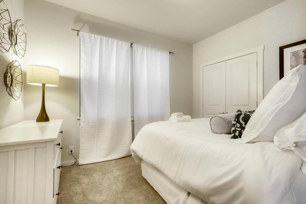 Gorgeous 4 Bed Home On St Mary'S - Minutes To Riverwalk/Pearl Сан Антонио Екстериор снимка