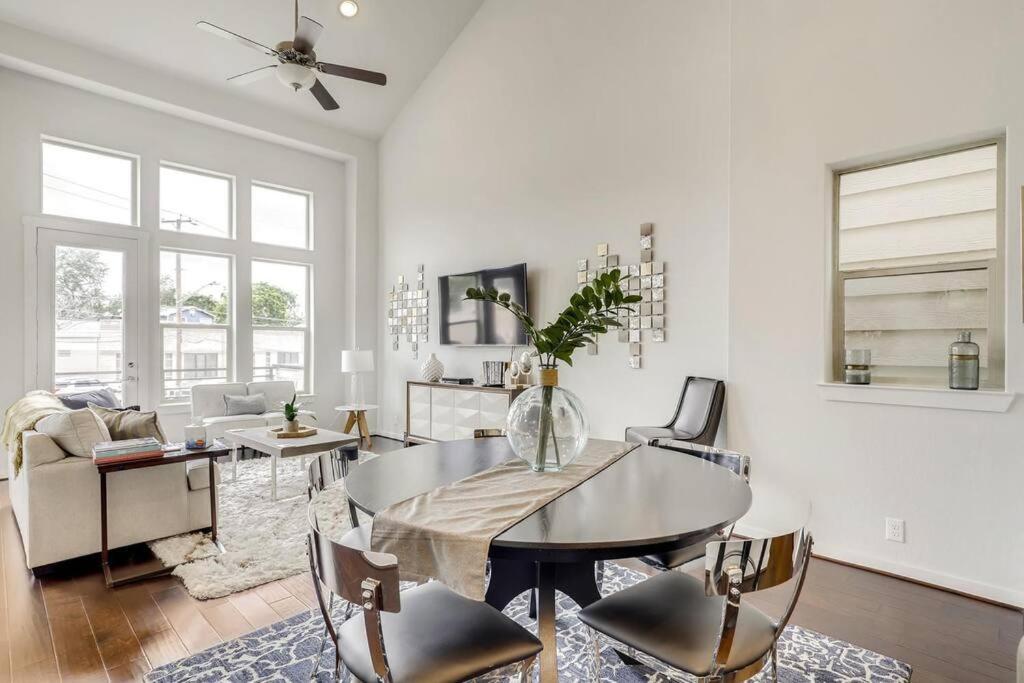 Gorgeous 4 Bed Home On St Mary'S - Minutes To Riverwalk/Pearl Сан Антонио Екстериор снимка